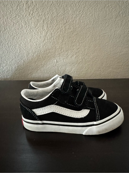 Vans Other - Vans Kids Black and White Velcro Old Skool Sneakers